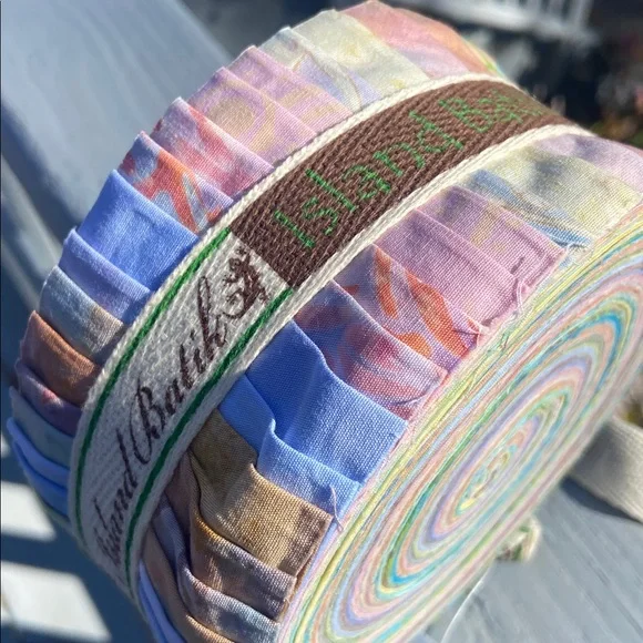 FABRIC ISLAND BATIK Strip-tease Bun FABRIC 40 pcs Honeysuckle NWT - Picture 5 of 9